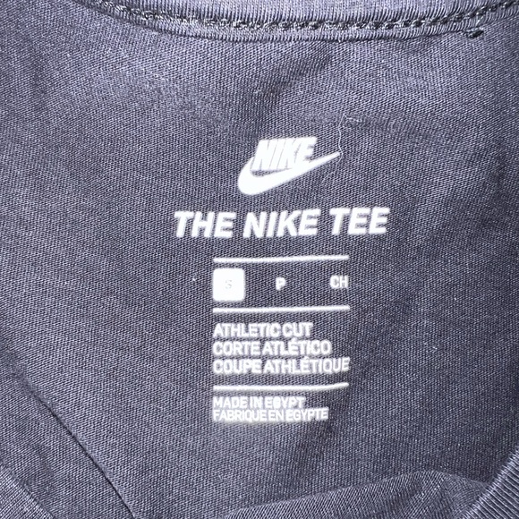Nike shirt - Picture 3 of 3